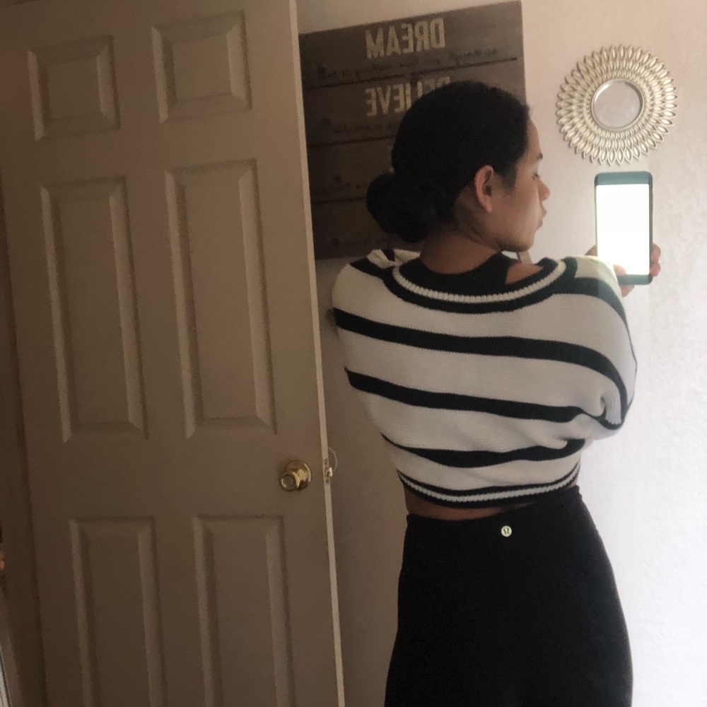 Lululemon crop leggings (high waisted) - Picture 3 of 4